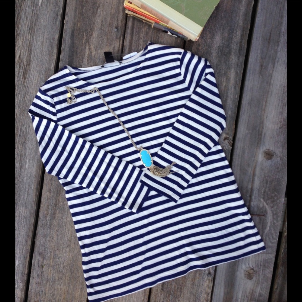 NWT, Forever 21 quarter length shirt